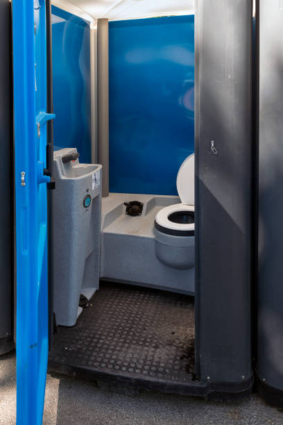 Best Luxury portable toilet rental  in Delft Colony, CA